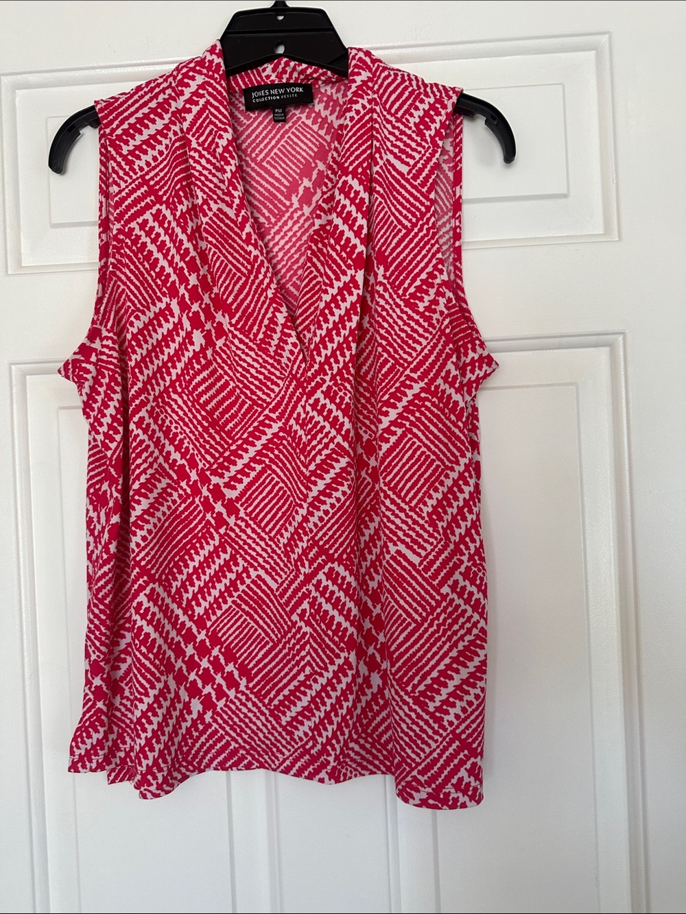Jones New York Pink and White Sleeveless V-Neck Camisole